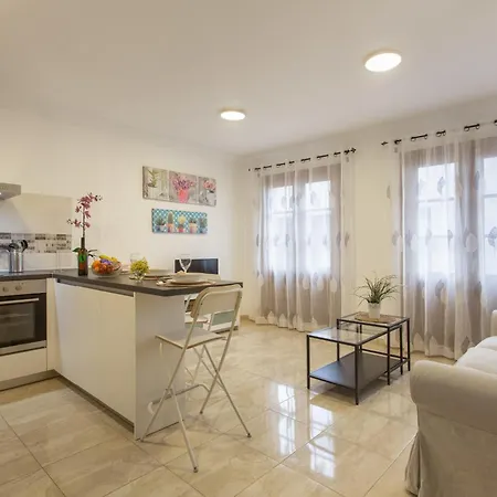 Apartament Rolycar 203 *